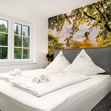 Ferienhaus In Hage With Swimming Pool Berum